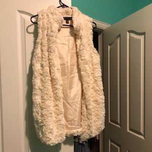 Beautiful and cozy fur cover